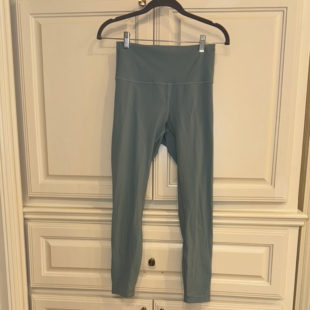 Lululemon High-Waisted Wunder Under Leggings